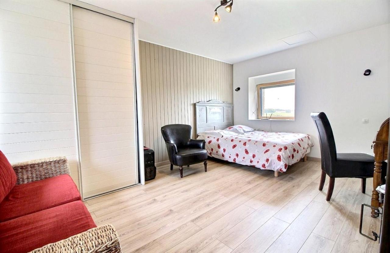 Maison Spacieuse A Plougonven Avec Jacuzzi Et Jardin エクステリア 写真