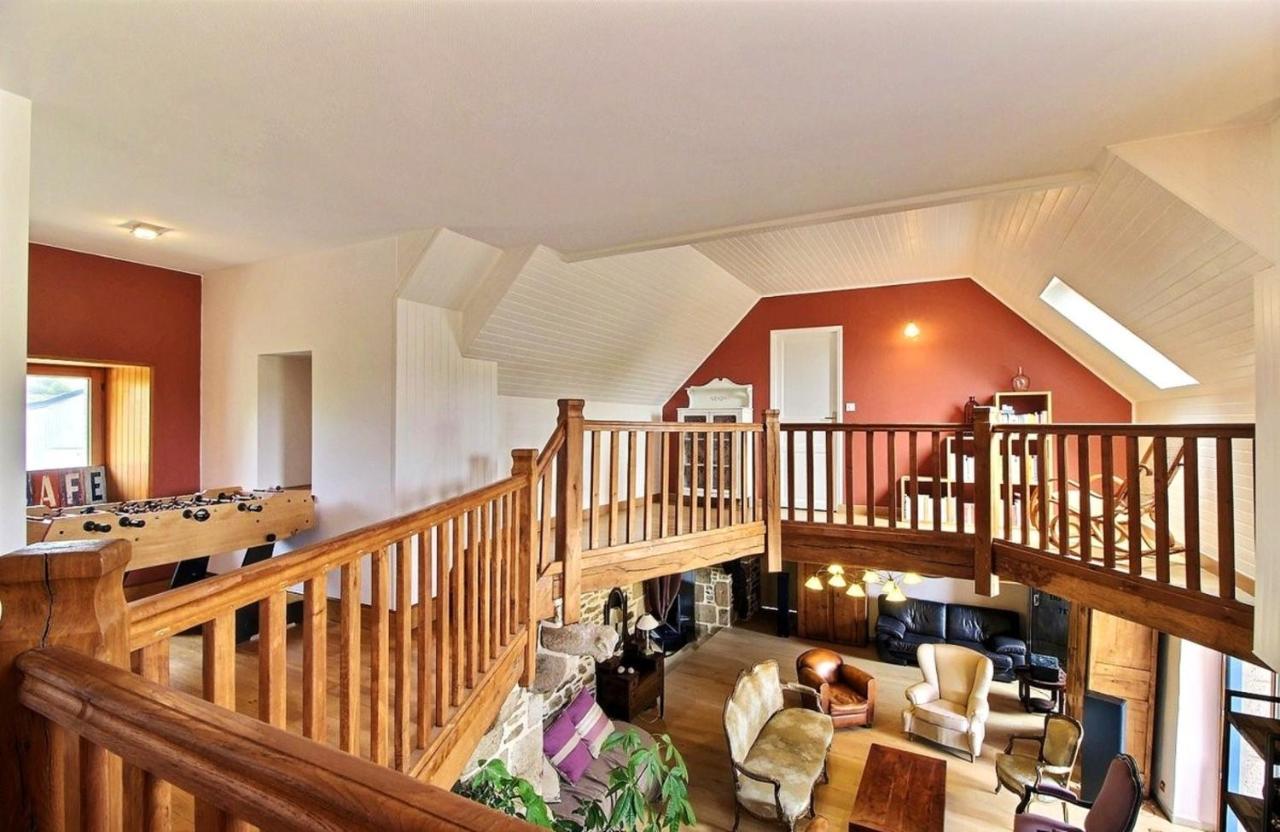 Maison Spacieuse A Plougonven Avec Jacuzzi Et Jardin エクステリア 写真