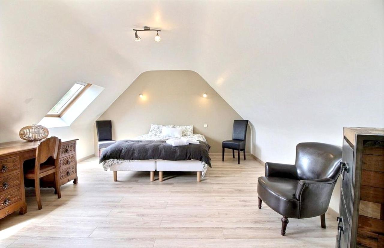 Maison Spacieuse A Plougonven Avec Jacuzzi Et Jardin エクステリア 写真